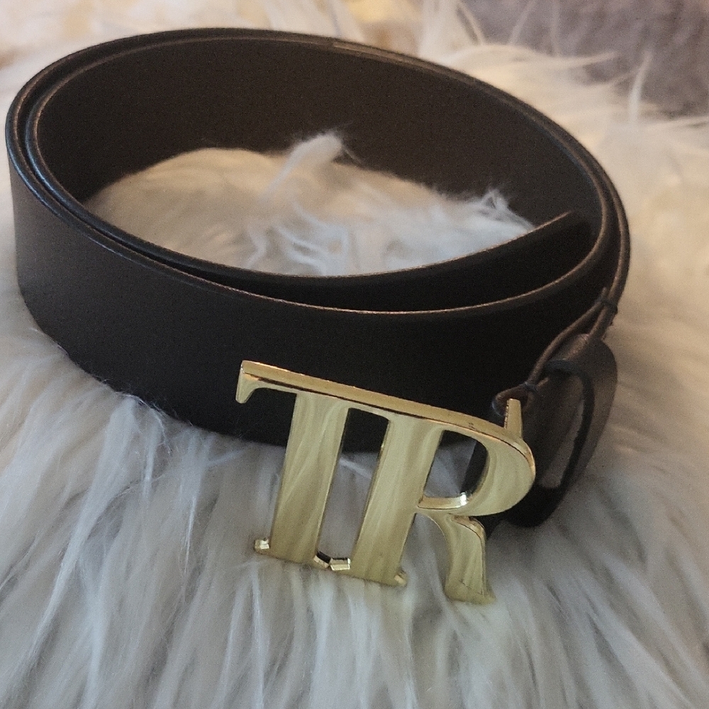 Trendy Authentic True Religion Black Leather Belt W/ Gold Monogram Logo Buckle🐎 - Picture 2 of 8